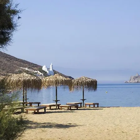 Yacht Front - Back Yard - No 8 *