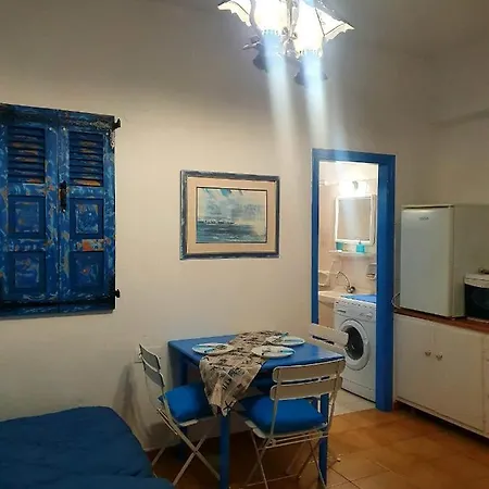 Yacht Front - Back Yard - No 8