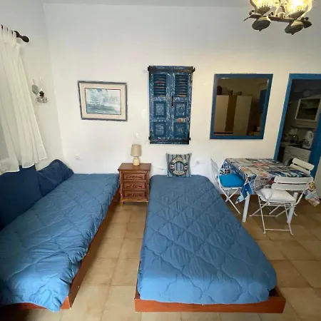 Yacht Front - Back Yard - No 8