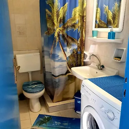 Appartement Yacht Front - Back Yard - No 8 *