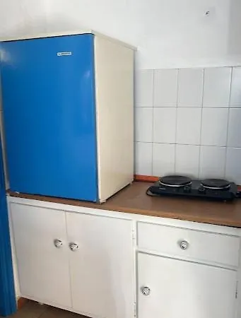 Yacht Front - Back Yard - No 8 *