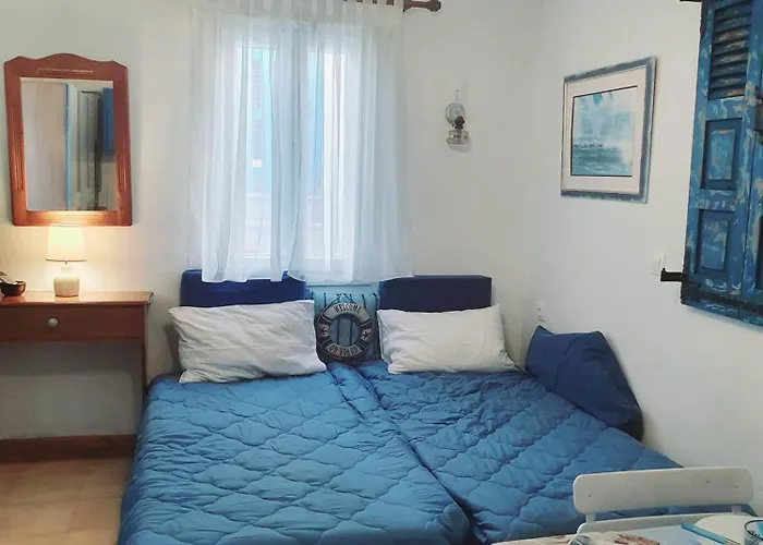 Διαμέρισμα Yacht Front - Back Yard - No 8 Ίος