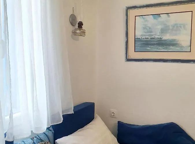 Διαμέρισμα Yacht Front - Back Yard - No 8