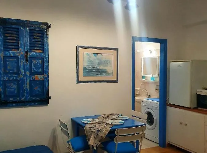 Yacht Front - Back Yard - No 8