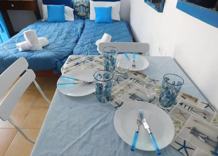 Διαμέρισμα Yacht Front - Back Yard - No 8 Ίος